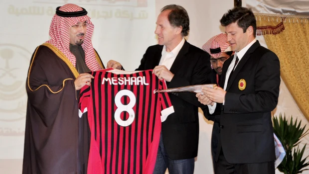 Football legend thanks Najran governor for supporting park