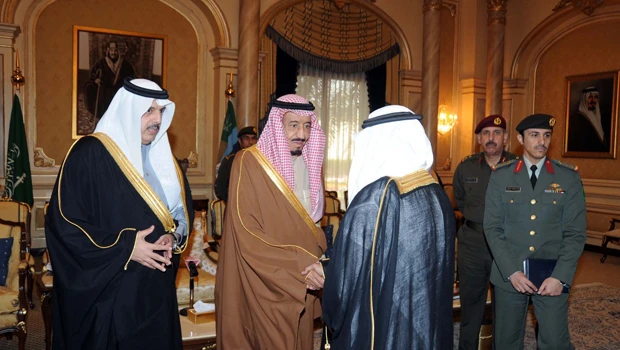 Prince Salman stresses service to citizens