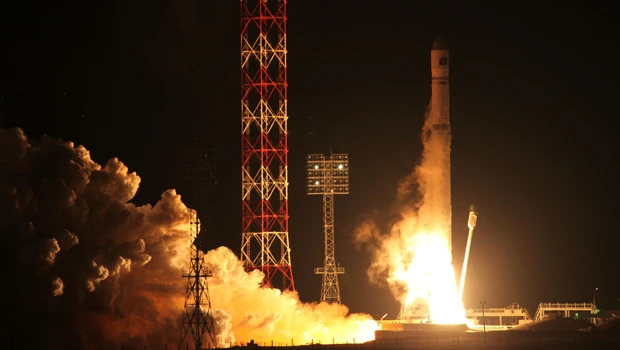 Failed Russian space probe plunging back to Earth