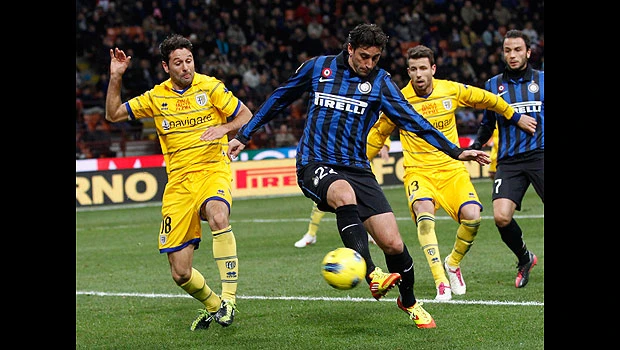 Milito double helps Inter crush Parma