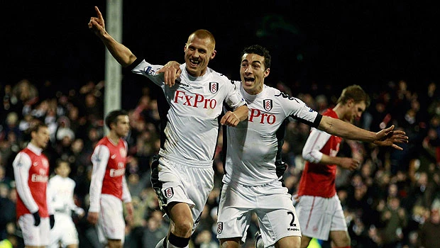 Chelsea win, Arsenal lose in more late drama