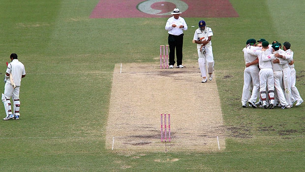 Australia beat India to take 2-0 lead