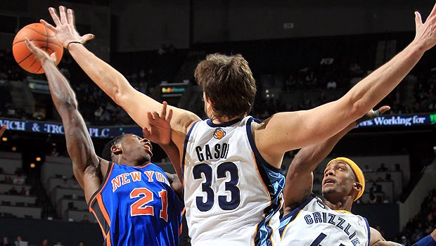 Grizzlies overcome Knicks to end losing streak