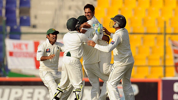 Pakistan beats England, wins Test series
