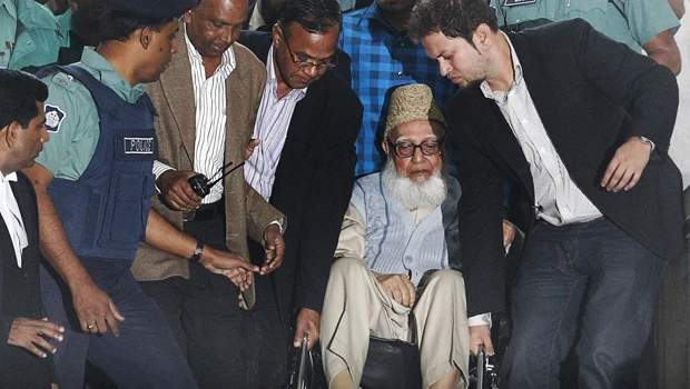 Bangladesh jails Islamist facing war crime charges