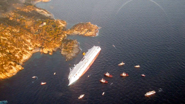 Three dead, 40 missing in Italian ship disaster