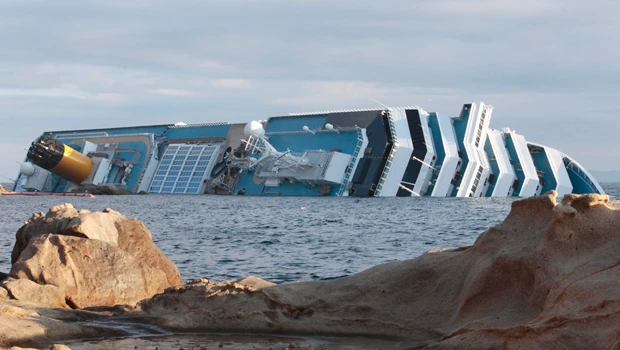 Italy ship search suspended after hull moves
