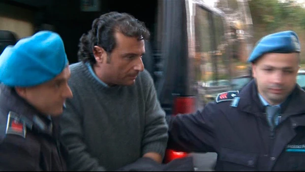 Video shows Costa captain refused to go back to help passengers