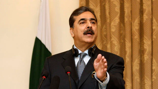 Pakistan top court challenges PM on corruption cases