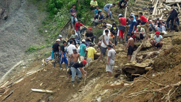 Landslide kills 25, buries more in southern Philippines