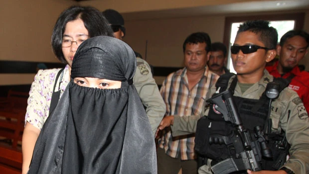 Filipino wife of Bali bombing suspect sentenced to jail