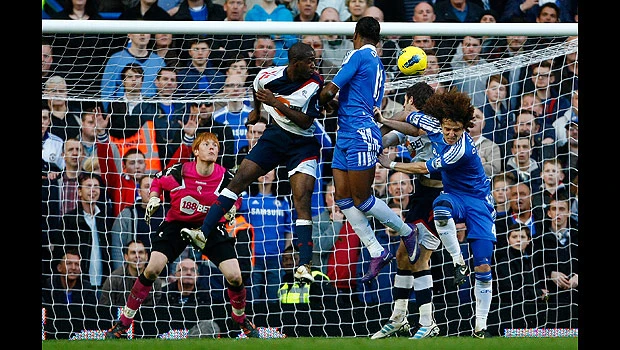 Chelsea back in EPL top 4 after beating Bolton 3-0