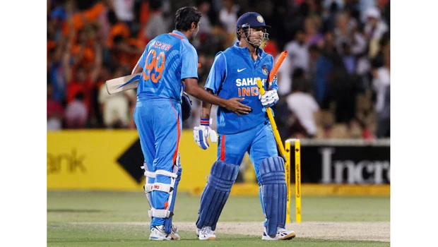 Calm Dhoni takes India home after Gambhir heroics