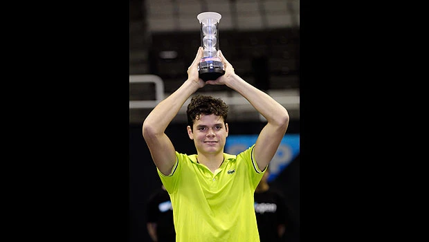 Raonic serves up feast of power to retain San Jose crown