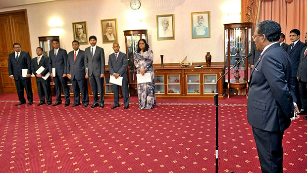 New president of the Maldives expands his Cabinet