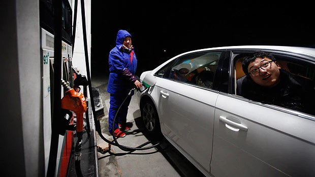 OPEC cuts 2012 oil demand forecast, pumps more