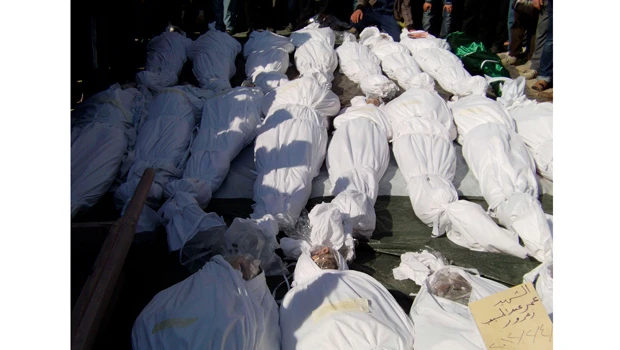 Homs bombarded, hundreds killed