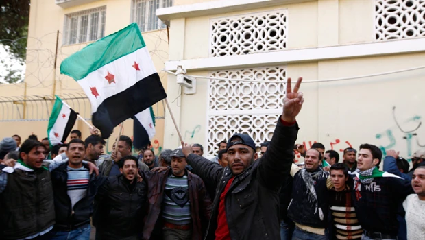 Angry Syrians hurl rocks at China embassy in Libya