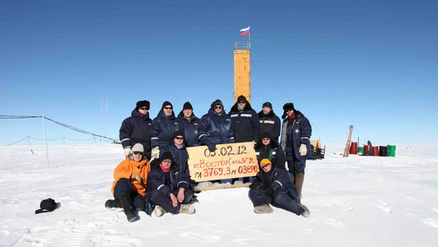 Russian scientists reach lake under Antarctica