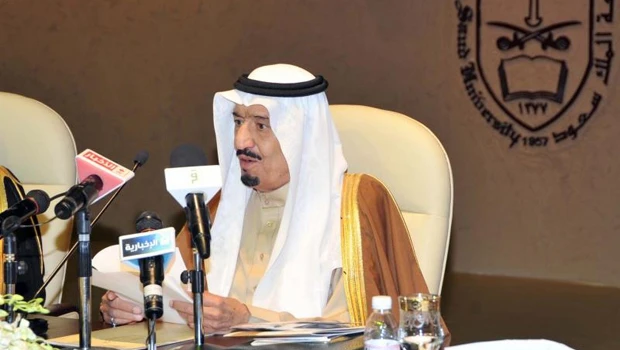 Defense minister tells youth to maintain achievement of forefathers