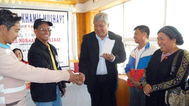 Over 1,100 served in Philippine Consulate's first outreach mission for 2012