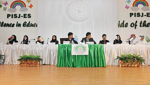 PISJ (ES) students brainstorm key issue