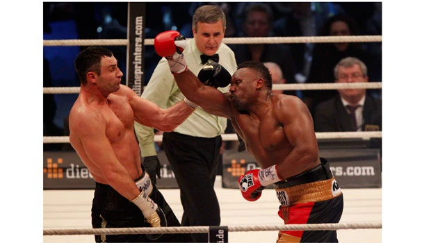Chisora loses fight, brawls with Hade and is detained by police
