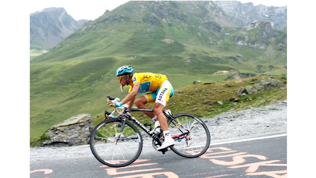 Contador banned for two years, loses Tour title