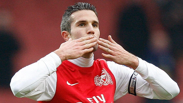 Van Persie scores hat trick in 7-1 win over Rovers
