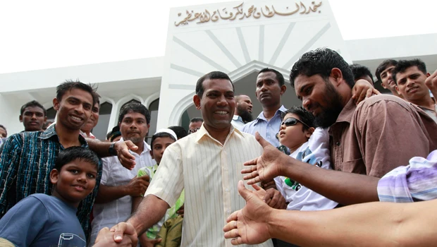 Maldives ex-president demands election
