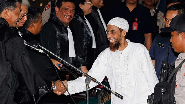 Trial opens for top suspect in 2002 Bali bombings
