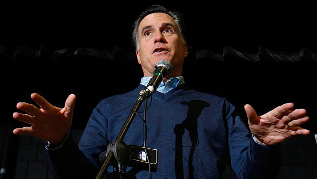 Romney ends losing streak with victory in Maine