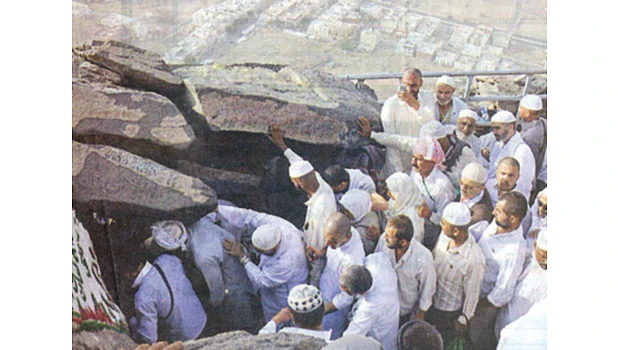 Cable cars to visit caves of Hira, Al-Thawr