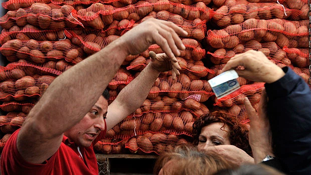 Greece: Recession hits January revenues