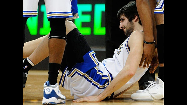 Rubio out for season with torn ACL