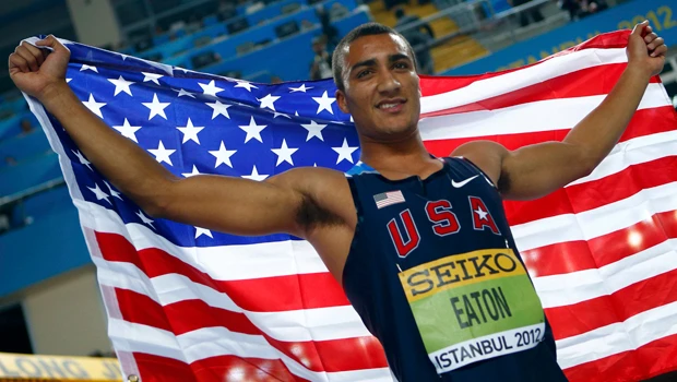 Ashton Eaton sets world record in heptathlon