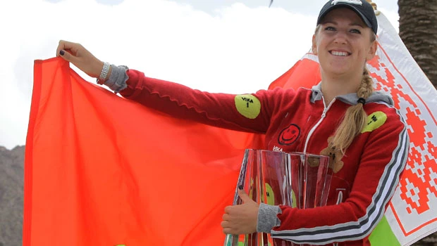 Azarenka routs Sharapova