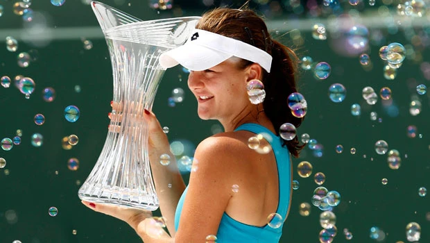 Tennis-Radwanska beats Sharapova to win Miami title