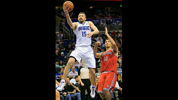Howard helps Magic finish sweep of Bucks