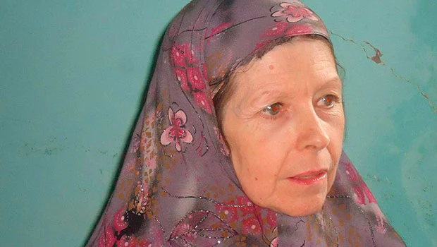 Somali pirates free British hostage