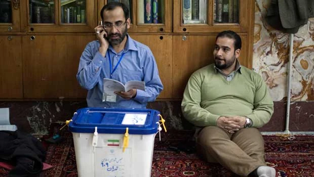Ahmadinejad rivals leading in parliament vote