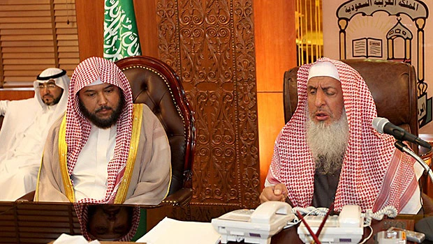 Defense minister hailed for sponsoring Qur’an contest