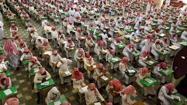 Saudis excited at English in govt-run primary schools
