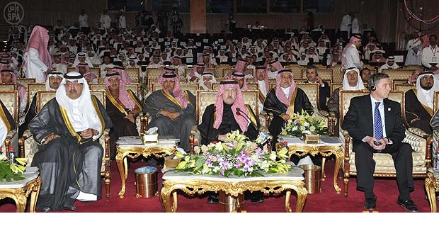 Riyadh governor honors talented students
