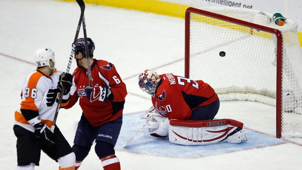 Flyers get going after an earful, beat Capitals