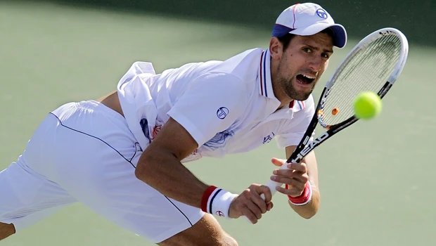 Djokovic, Sharapova progress; Roddick out