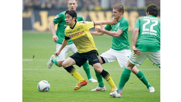 Kagawa strikes early, Hamburg closer to danger zone