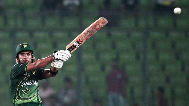 Pakistan poised for final after beating Sri Lanka