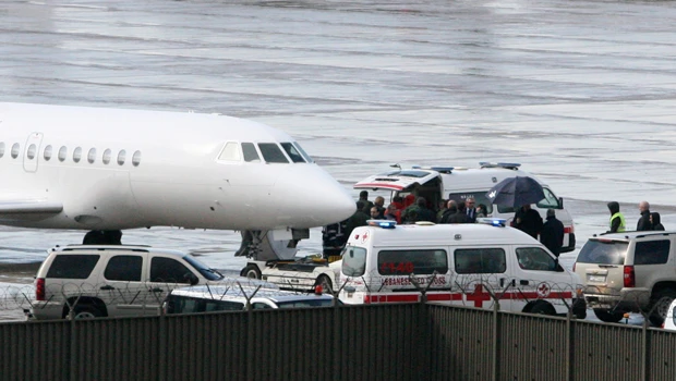 French reporters evacuated from Syria fly home