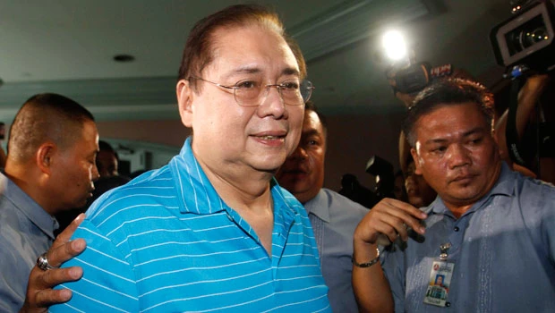 Arroyo husband ordered arrested for bribery, but posts bail